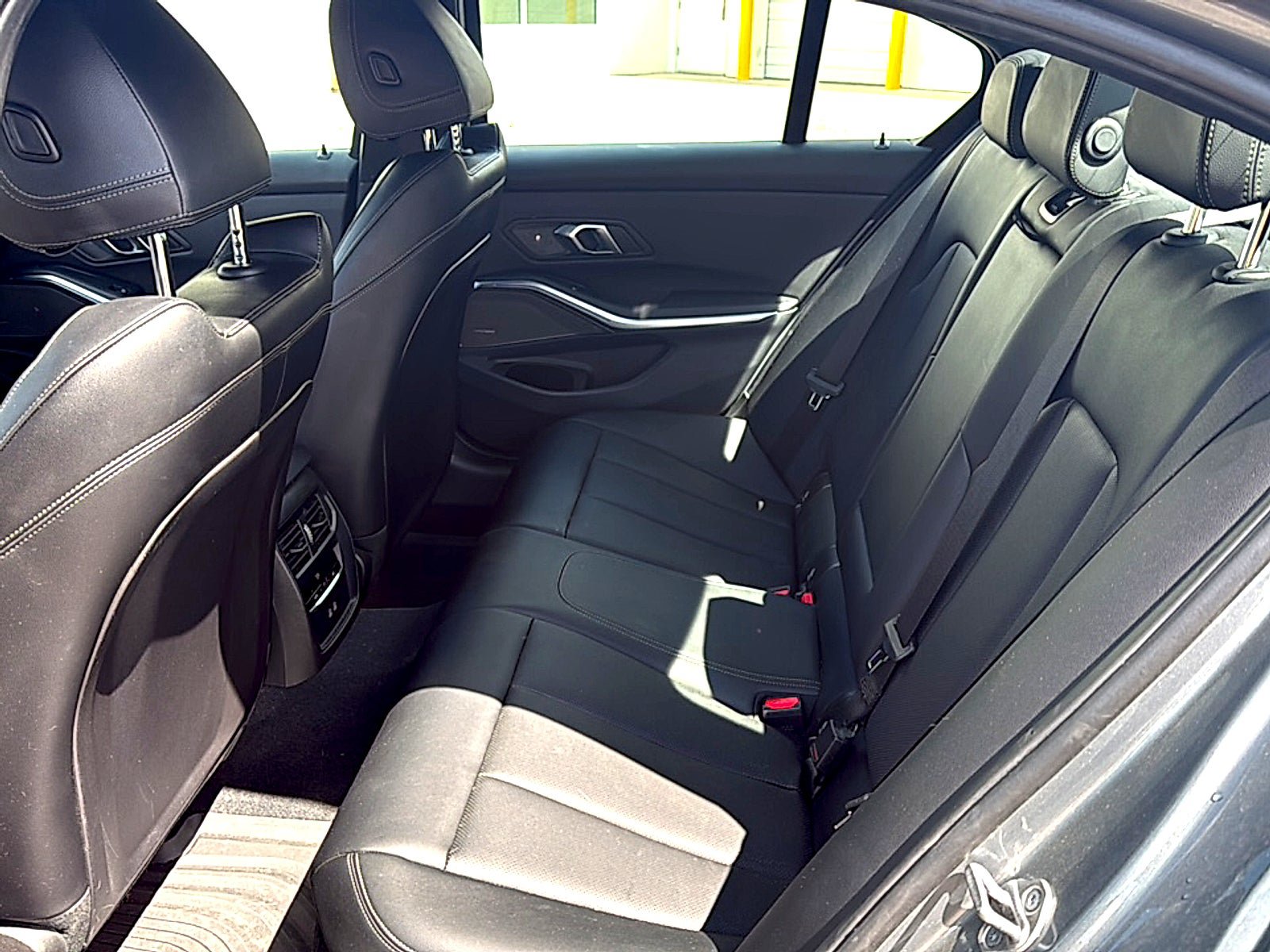 Used 2024 BMW 330i Sedan w/ Premium Package RWD image 8