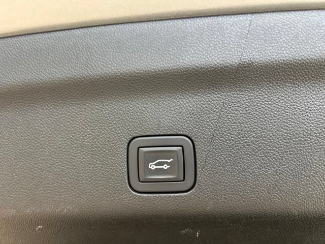 Used 2025 Chevrolet Suburban LT AWD/4WD image 9