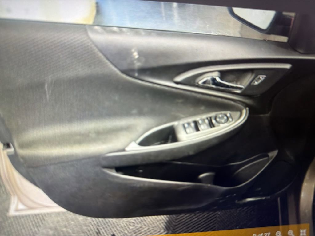 Used 2023 Chevrolet Malibu LT image 9