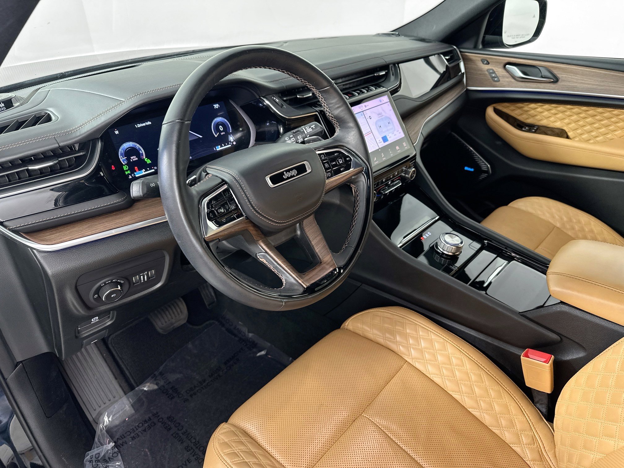 Used 2023 Jeep Grand Cherokee L Summit w/ Advanced Protech Group IV image 9