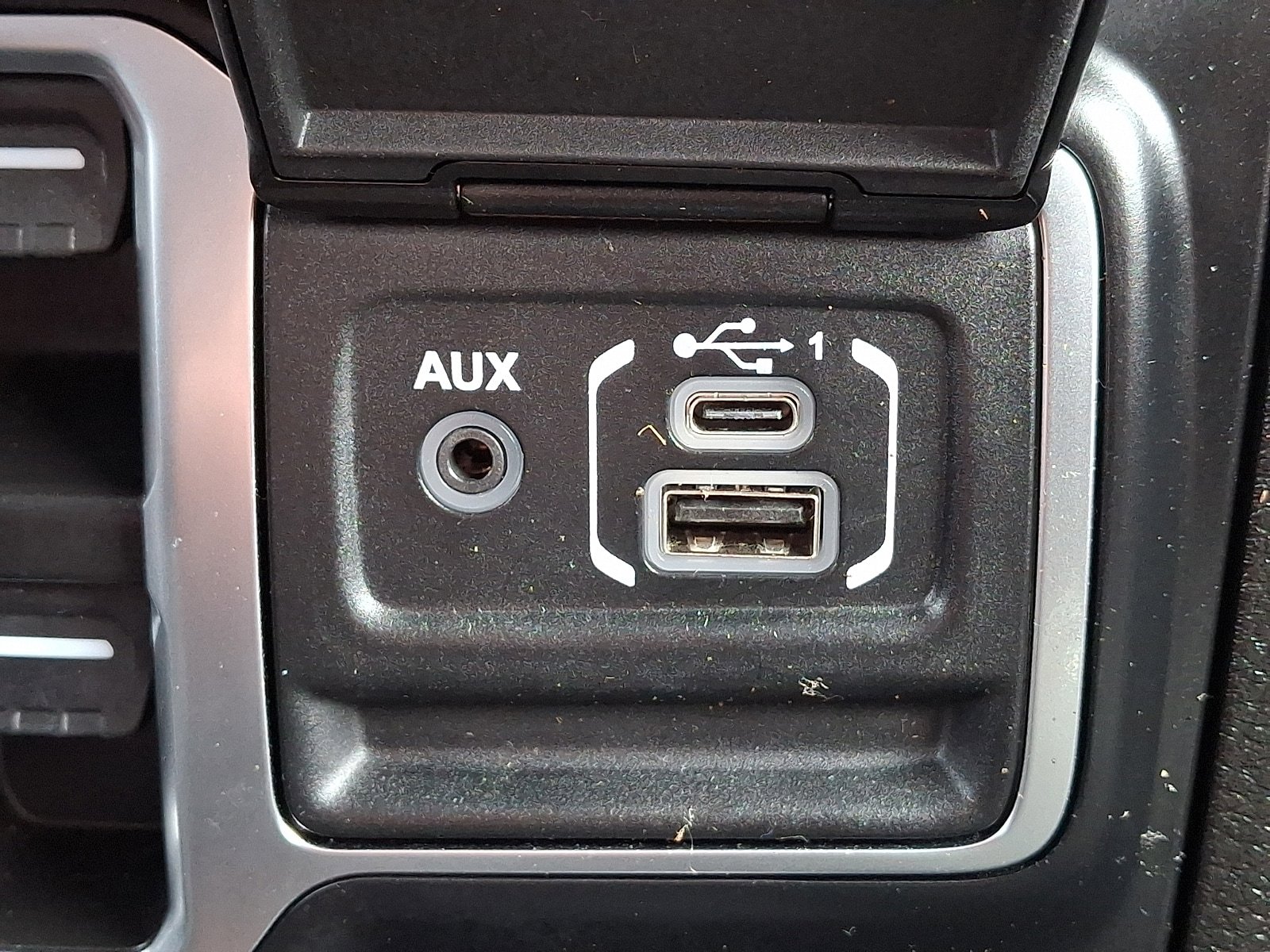 Used 2024 Jeep Wrangler Unlimited Sahara AWD/4WD image 23