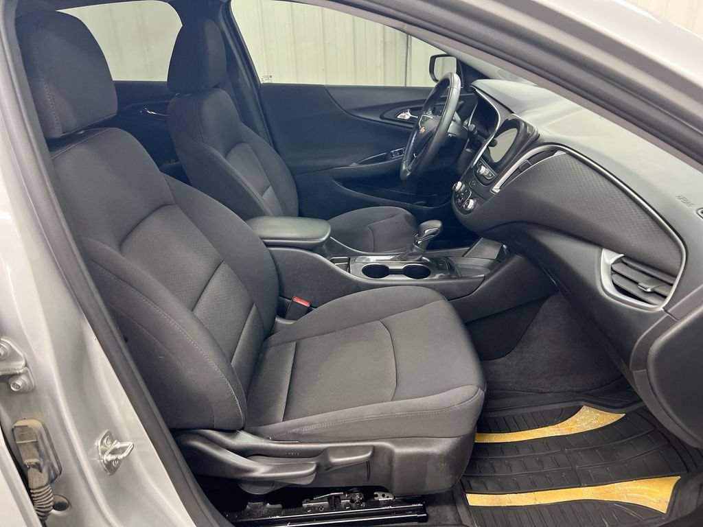 Used 2021 Chevrolet Malibu RS FWD image 21