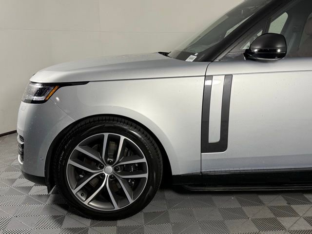 New 2025 Land Rover Range Rover SE image 13
