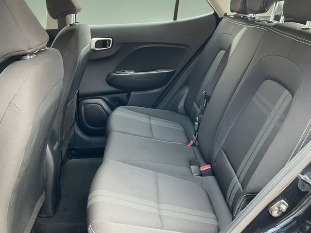 Used 2020 Hyundai Venue SEL w/ Convenience Package FWD image 13