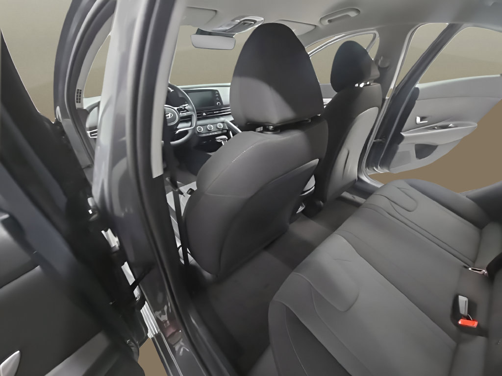 New 2026 Hyundai Elantra SE FWD image 17