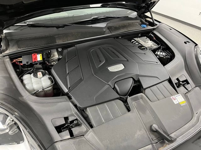 Used 2022 Porsche Cayenne Platinum Edition AWD/4WD image 57