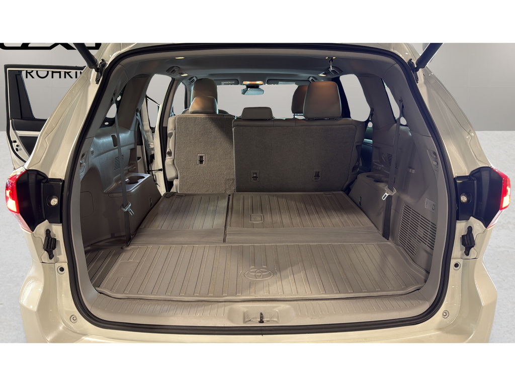 Used 2019 Toyota Highlander XLE AWD/4WD image 20
