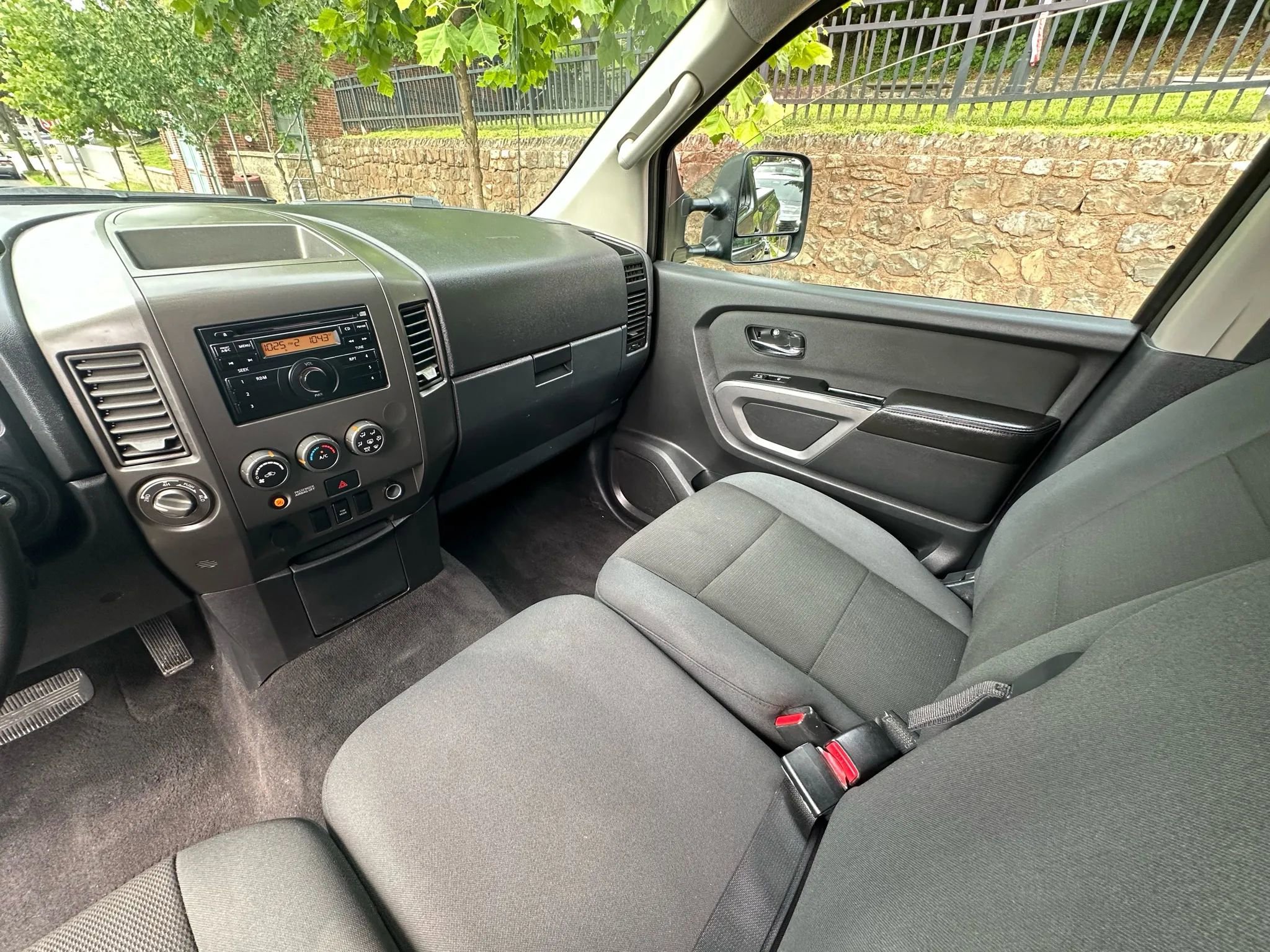 Used 2015 Nissan Titan PRO-4X image 19