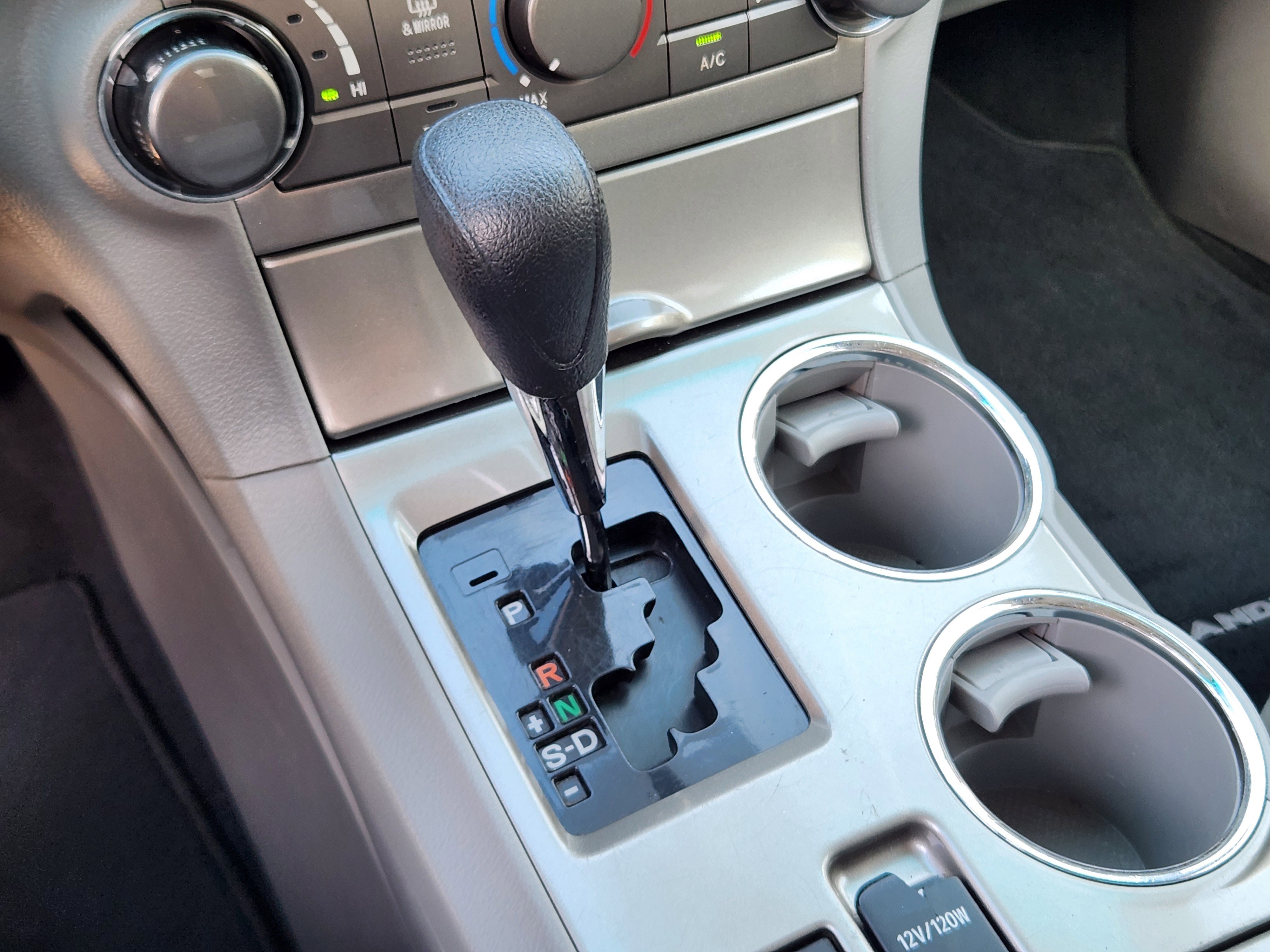 Used 2013 Toyota Highlander Plus image 26