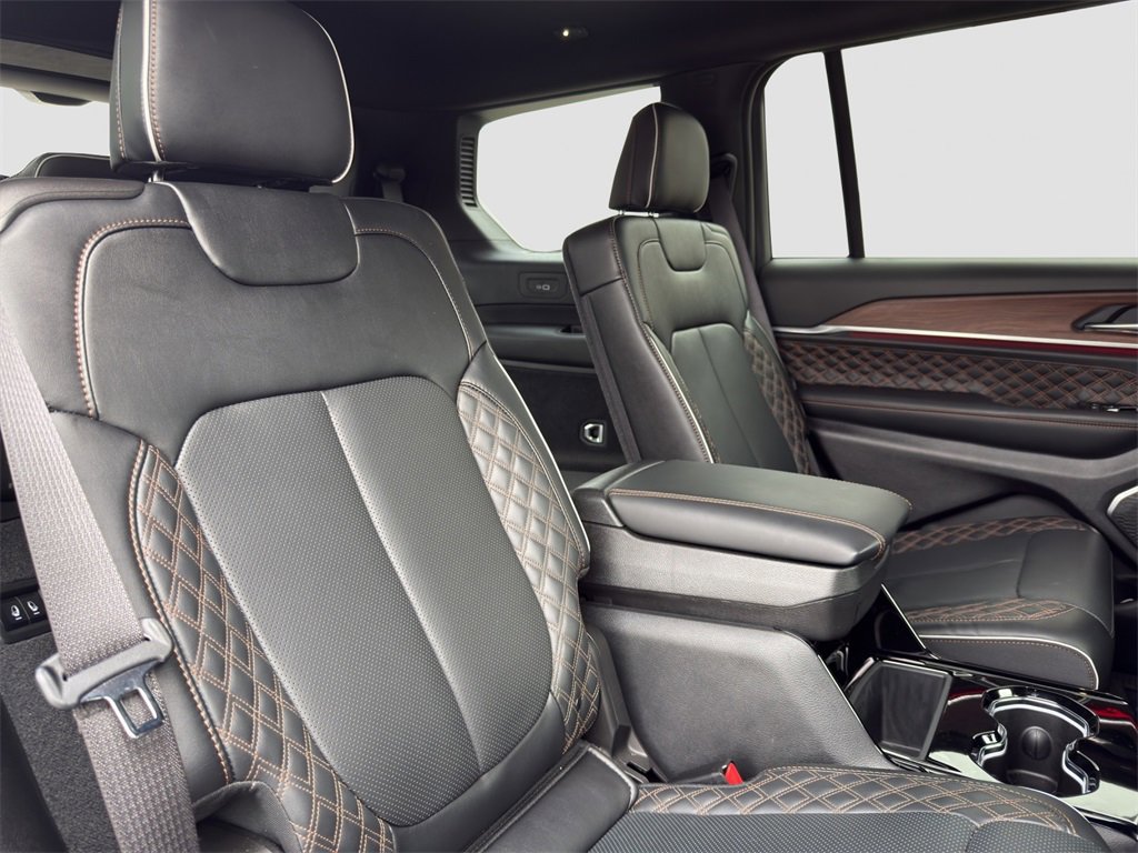 Used 2025 Jeep Grand Cherokee L Summit w/ Advanced Protech Group IV image 16