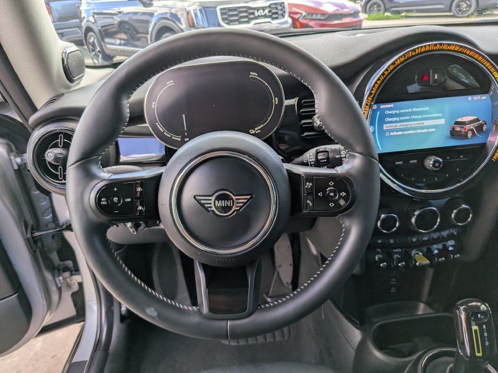 Used 2024 MINI Cooper SE FWD image 15