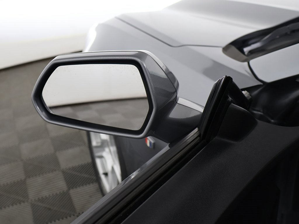 Used 2020 Chevrolet Camaro LT image 31