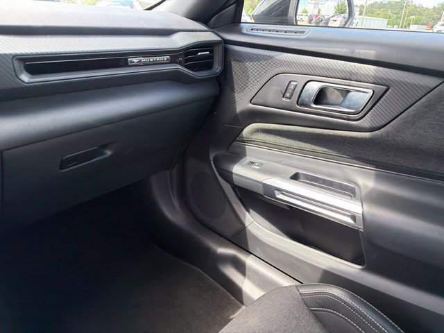Used 2025 Ford Mustang Coupe RWD image 21