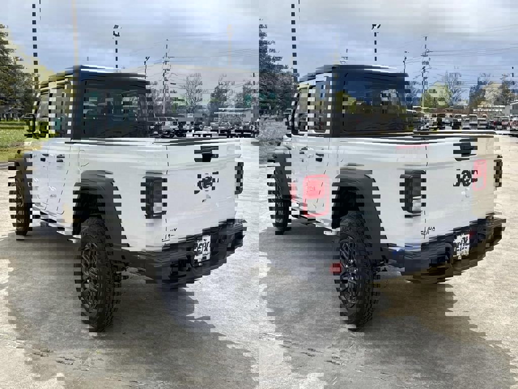 New 2026 Jeep Gladiator Sport image 9