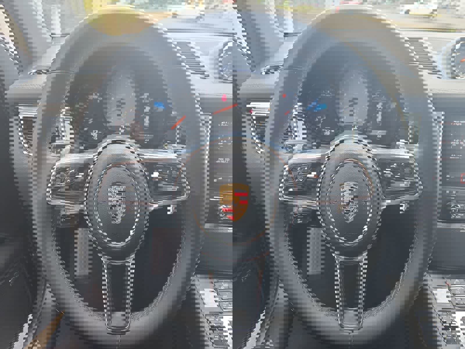 Used 2017 Porsche Macan S image 24