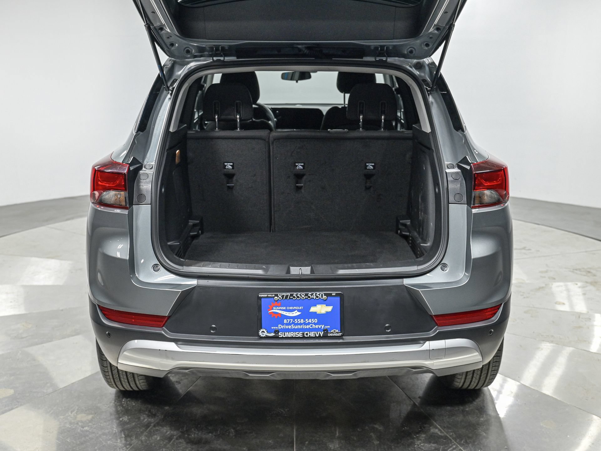Used 2024 Chevrolet TrailBlazer LT w/ LT Cold Weather Package FWD image 6