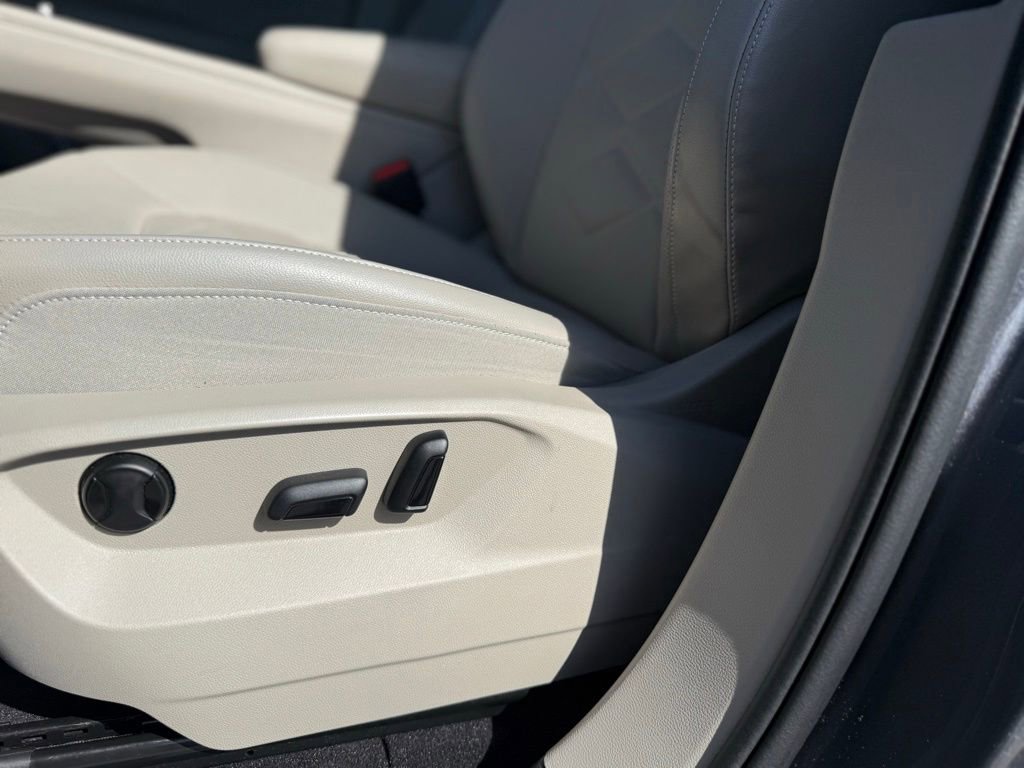 Certified 2024 Volkswagen Atlas SE FWD image 9
