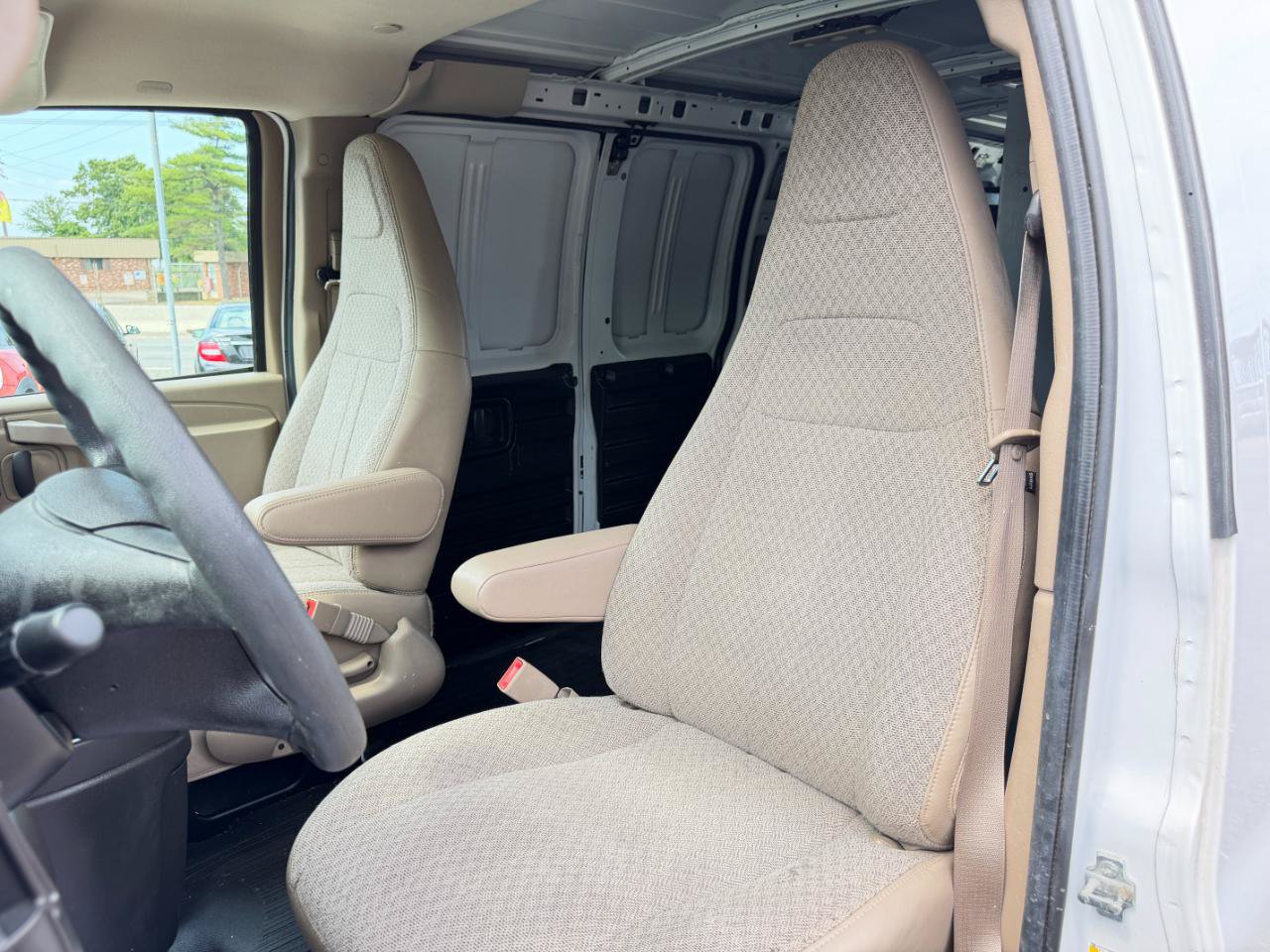 Used 2019 GMC Savana 3500 RWD image 13