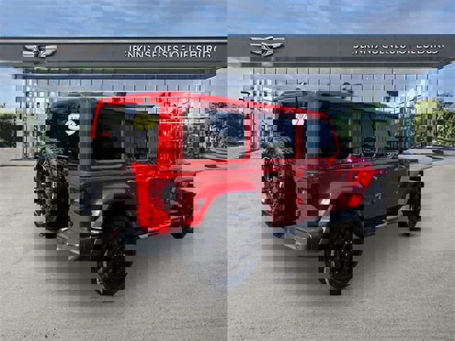 Used 2021 Jeep Wrangler Unlimited Sahara image 4