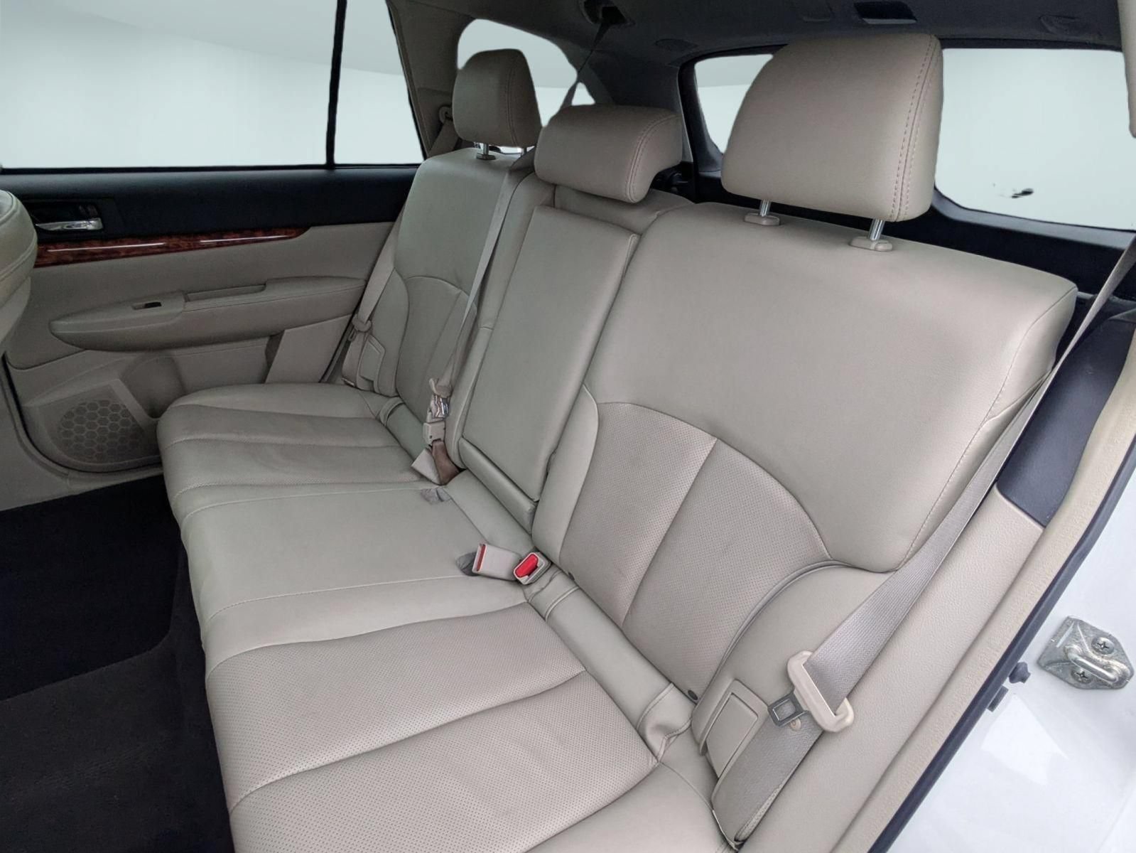 Used 2012 Subaru Outback 2.5i Limited w/ Moonroof Pkg AWD/4WD image 22