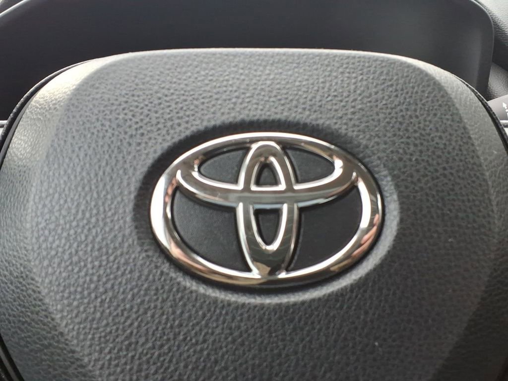 Certified 2022 Toyota RAV4 LE image 18