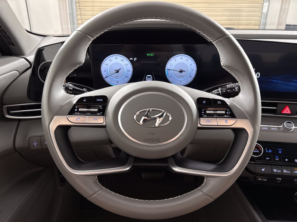 Certified 2023 Hyundai Elantra SEL w/ Convenience Package FWD image 17