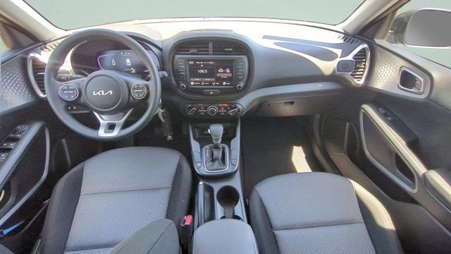 Used 2025 Kia Soul LX FWD image 11