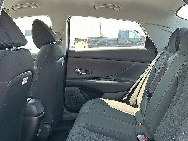 New 2026 Hyundai Elantra SE FWD image 7
