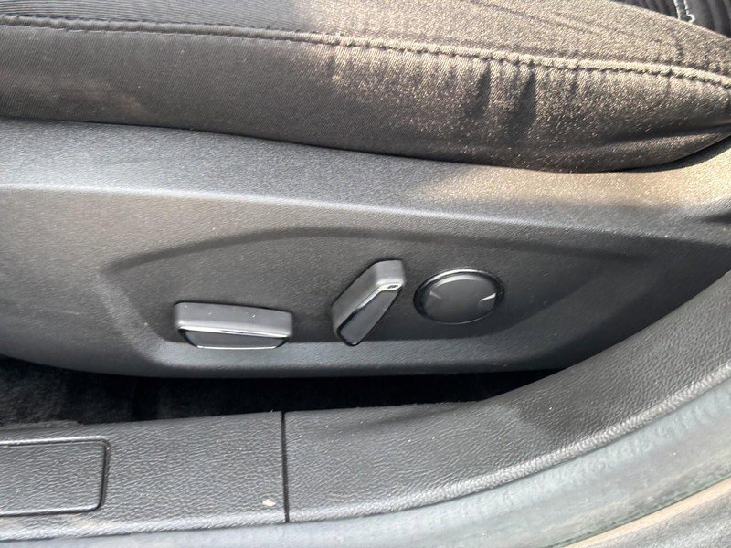 Used 2016 Ford Fusion SE w/ SE Cold Weather Package image 16