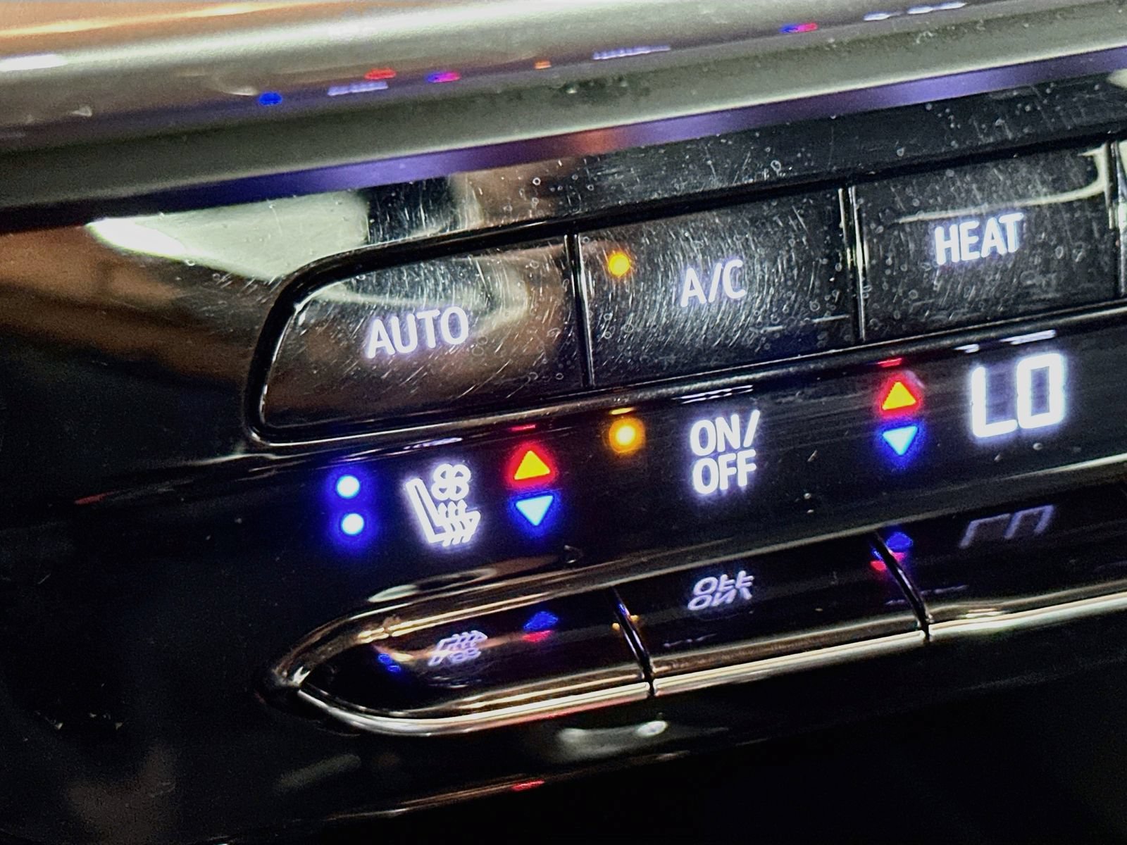 Used 2023 Chevrolet Bolt EUV LT w/ Convenience Package FWD image 21