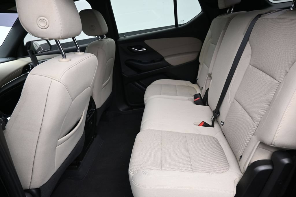 Used 2023 Chevrolet Traverse LS FWD image 14