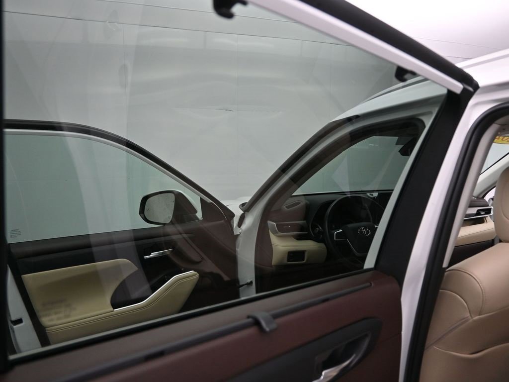 Used 2022 Toyota Highlander XLE image 21