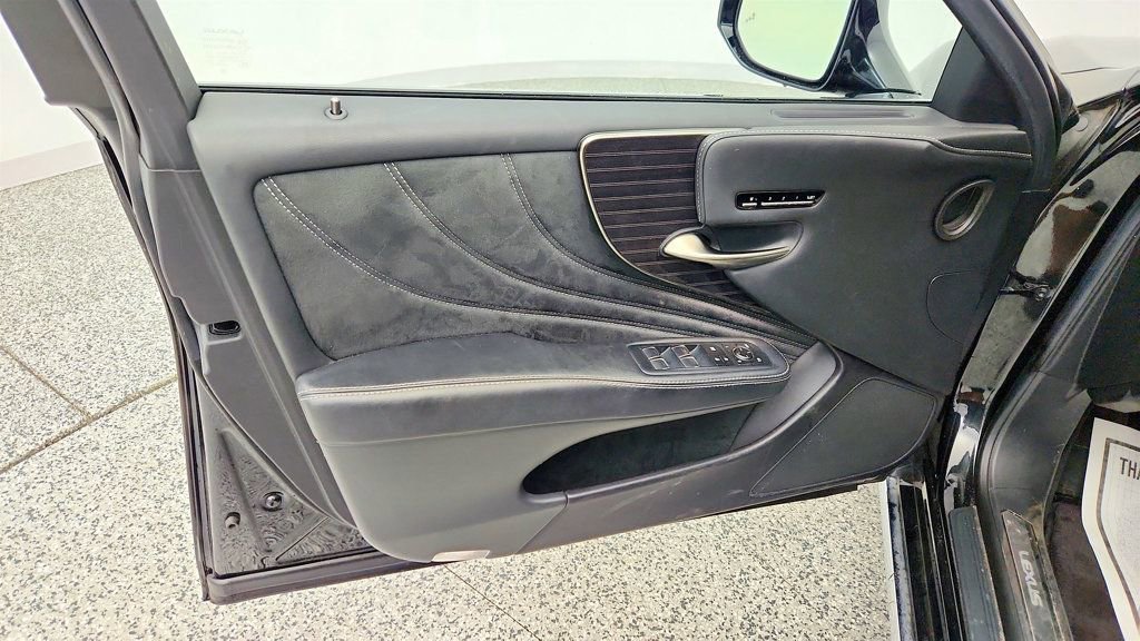 Used 2019 Lexus LS 500 AWD w/ Accessory Package (Z1) image 11