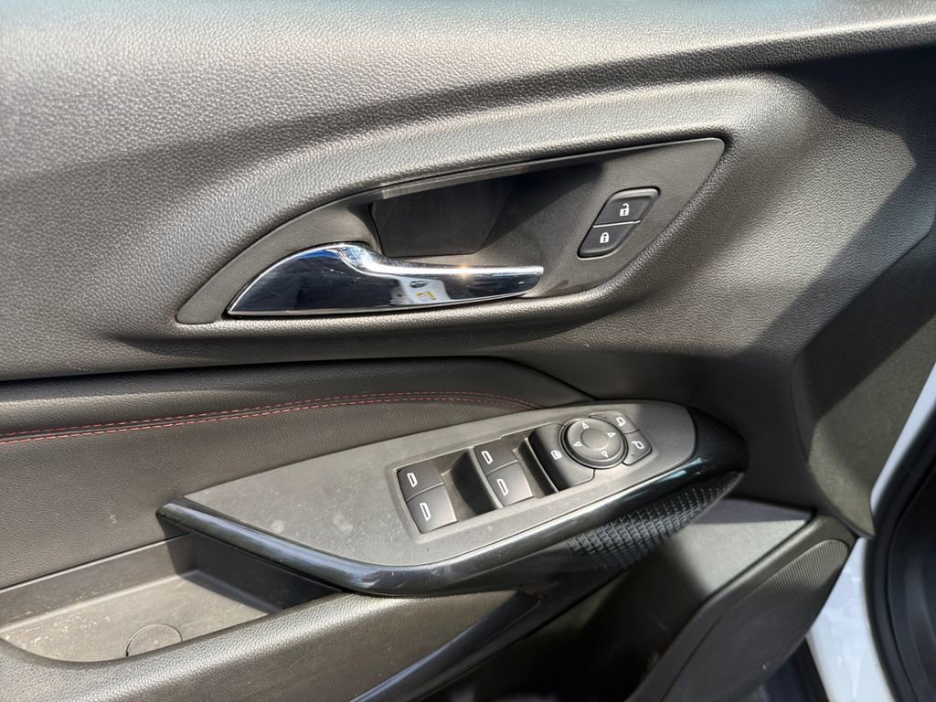 Used 2024 Chevrolet Trax RS w/ Driver Confidence Package image 21