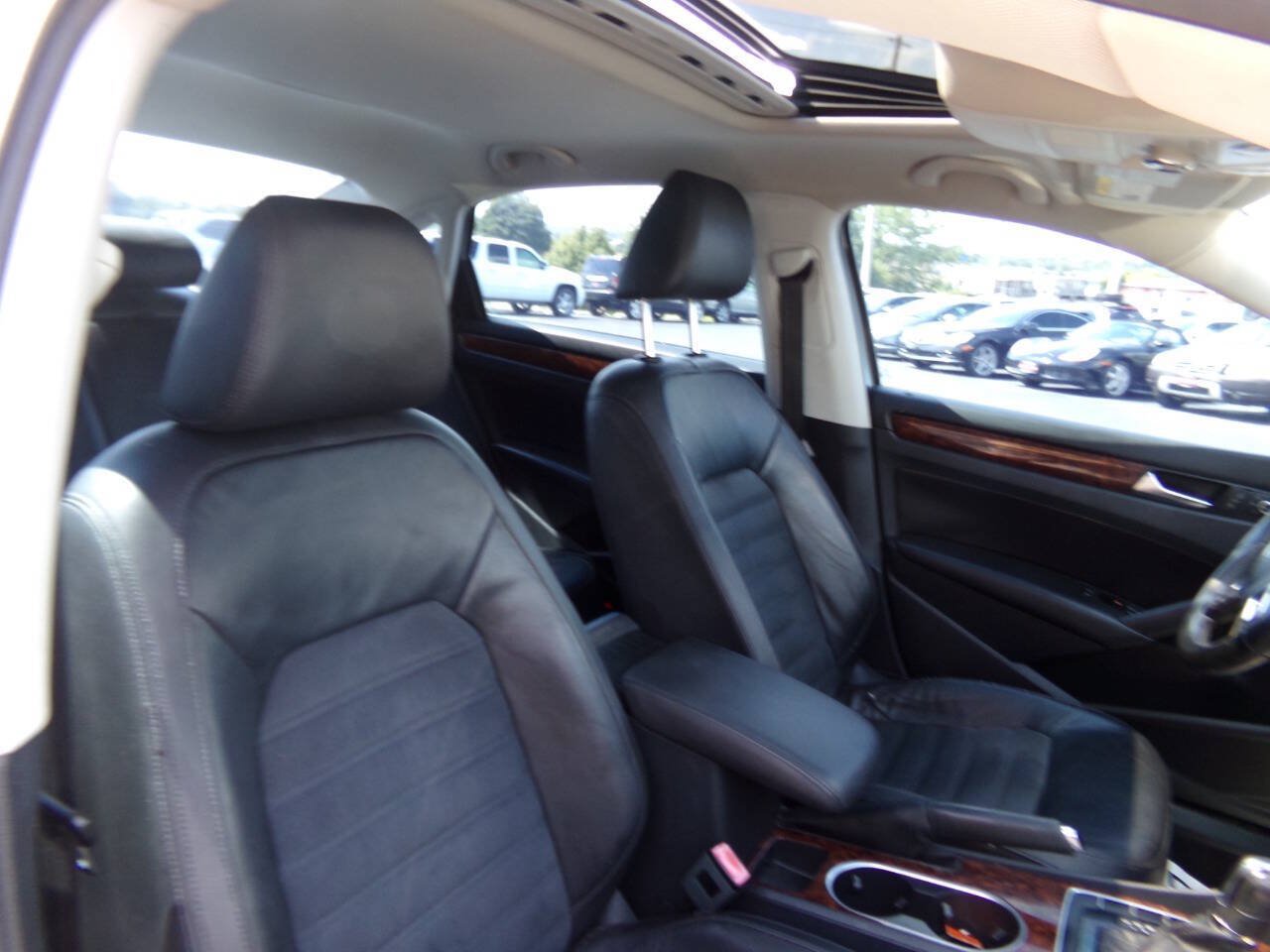 Used 2013 Volkswagen Passat TDI SEL Premium FWD image 29