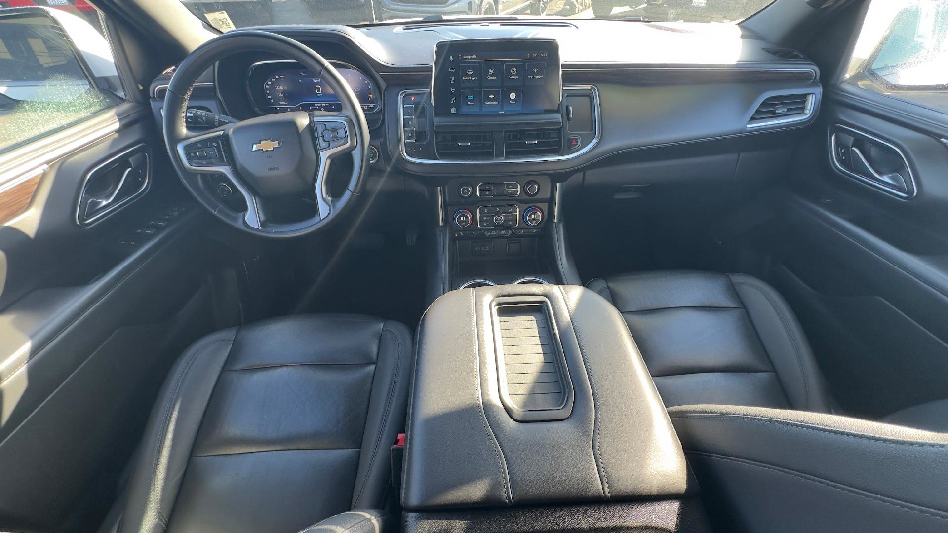 Used 2023 Chevrolet Suburban LT image 8