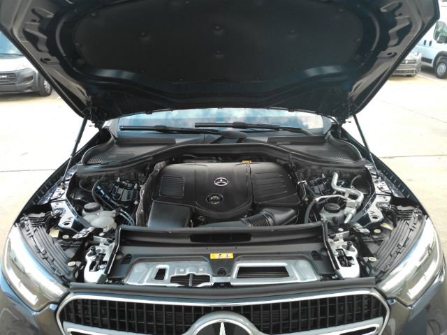 Used 2024 Mercedes-Benz GLC 300 w/ Driver Assistance Package image 49