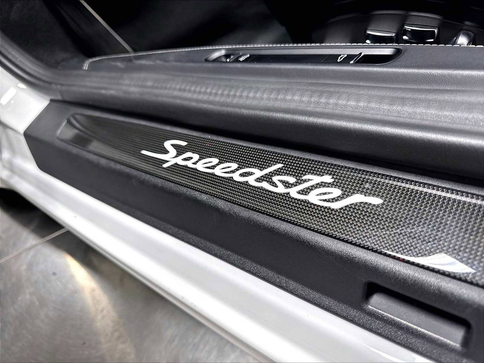 Used 2019 Porsche 911 Speedster RWD image 40