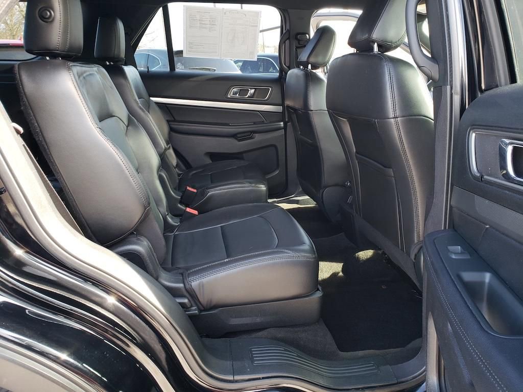 Used 2018 Ford Explorer XLT w/ Equipment Group 202A image 34