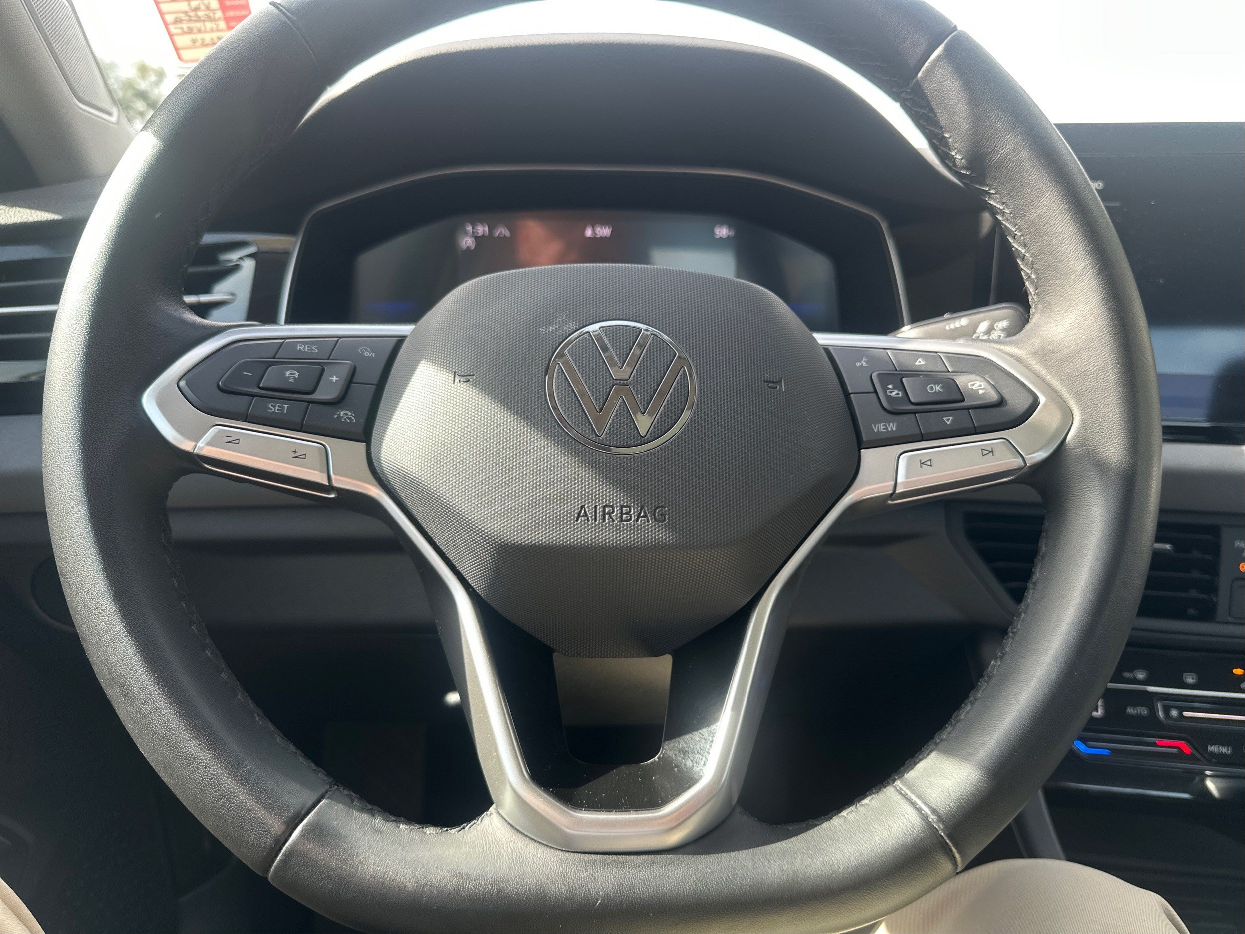 Used 2025 Volkswagen Jetta SE FWD image 18