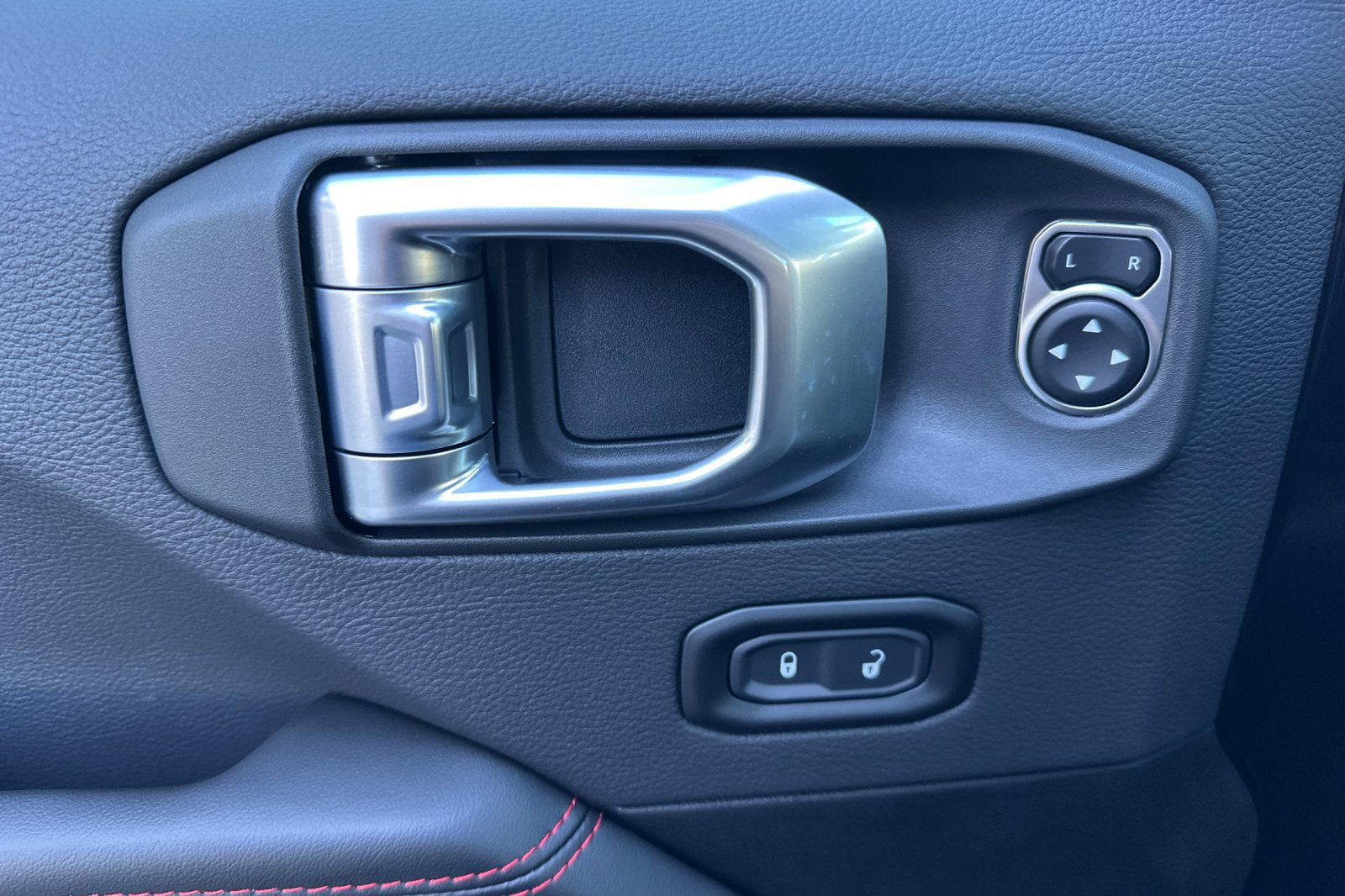 New 2027 Jeep Gladiator Rubicon AWD/4WD image 13