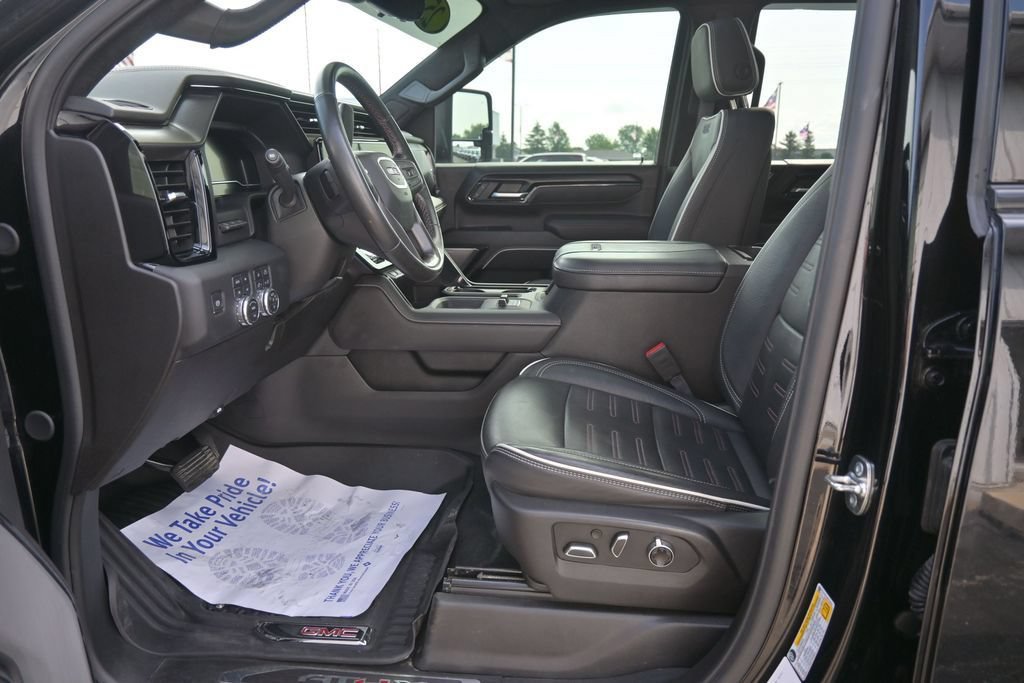Used 2025 GMC Sierra 2500 AT4X AWD/4WD image 27
