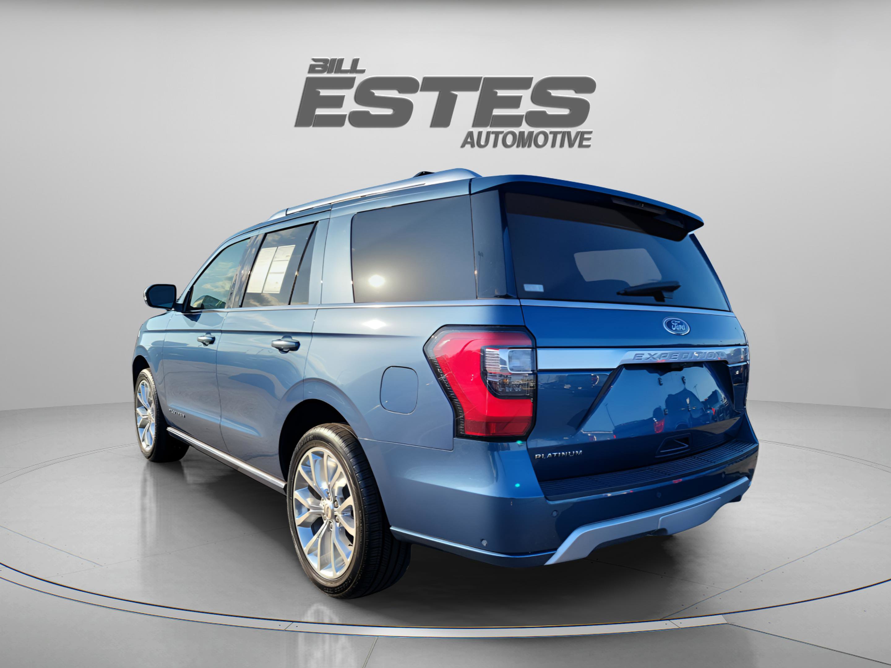 Used 2018 Ford Expedition Platinum image 2