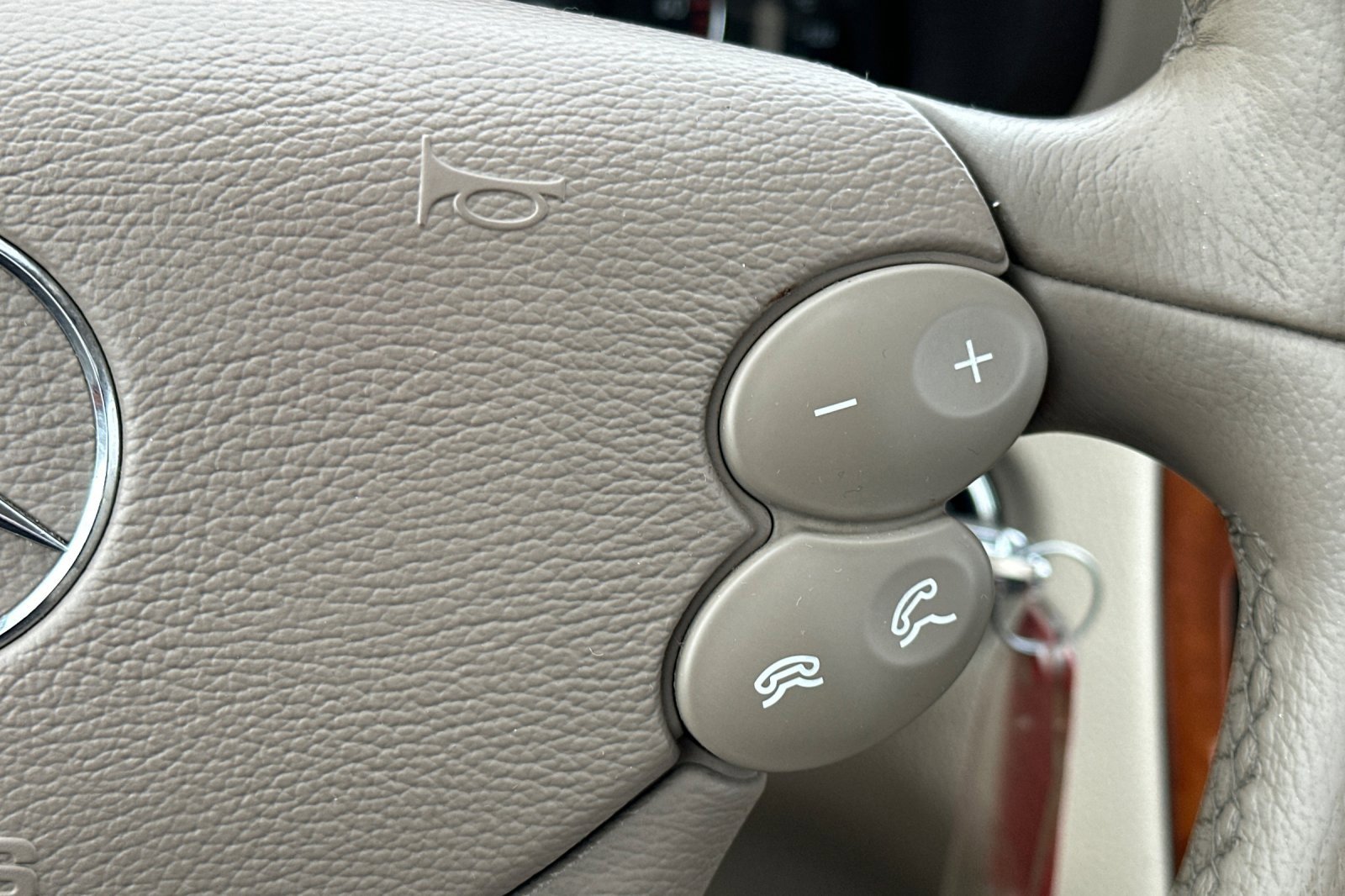 Used 2004 Mercedes-Benz CLK 320 Coupe image 24