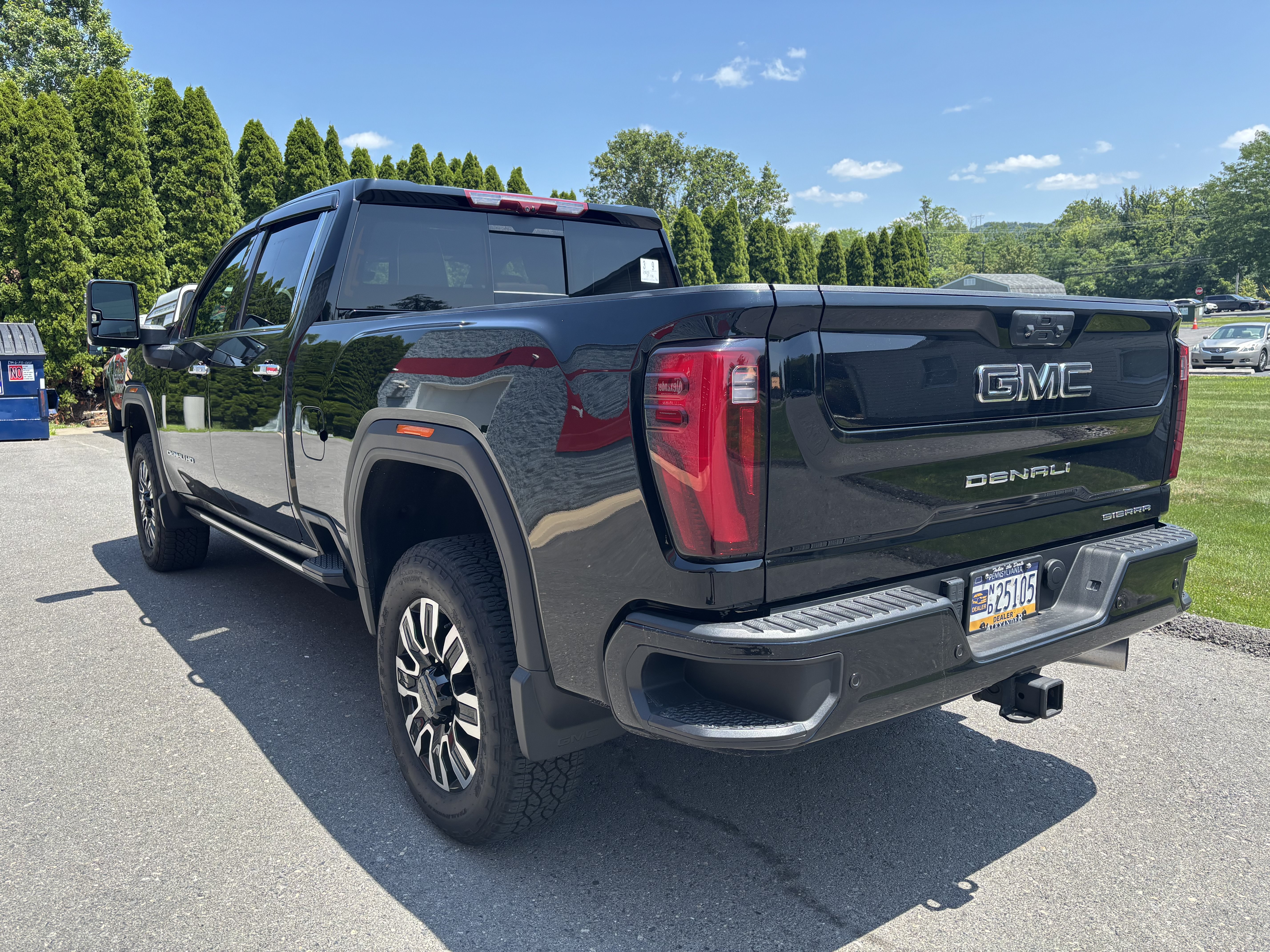 Used 2025 GMC Sierra 3500 Denali Ultimate w/ LPO, GMC Protection Package AWD/4WD video 5