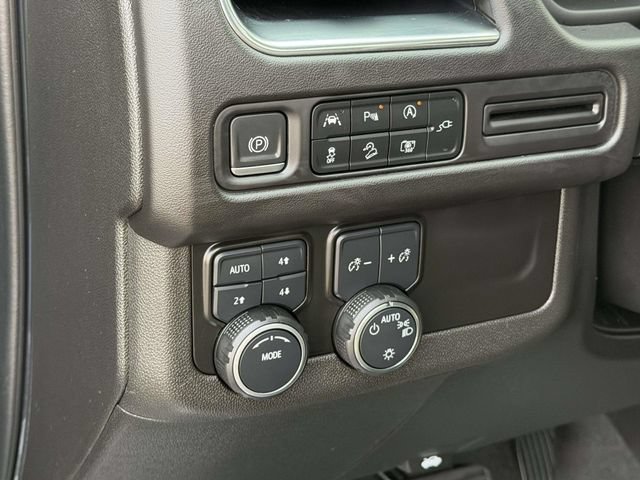 Used 2022 Chevrolet Tahoe Z71 w/ Luxury Package AWD/4WD image 19