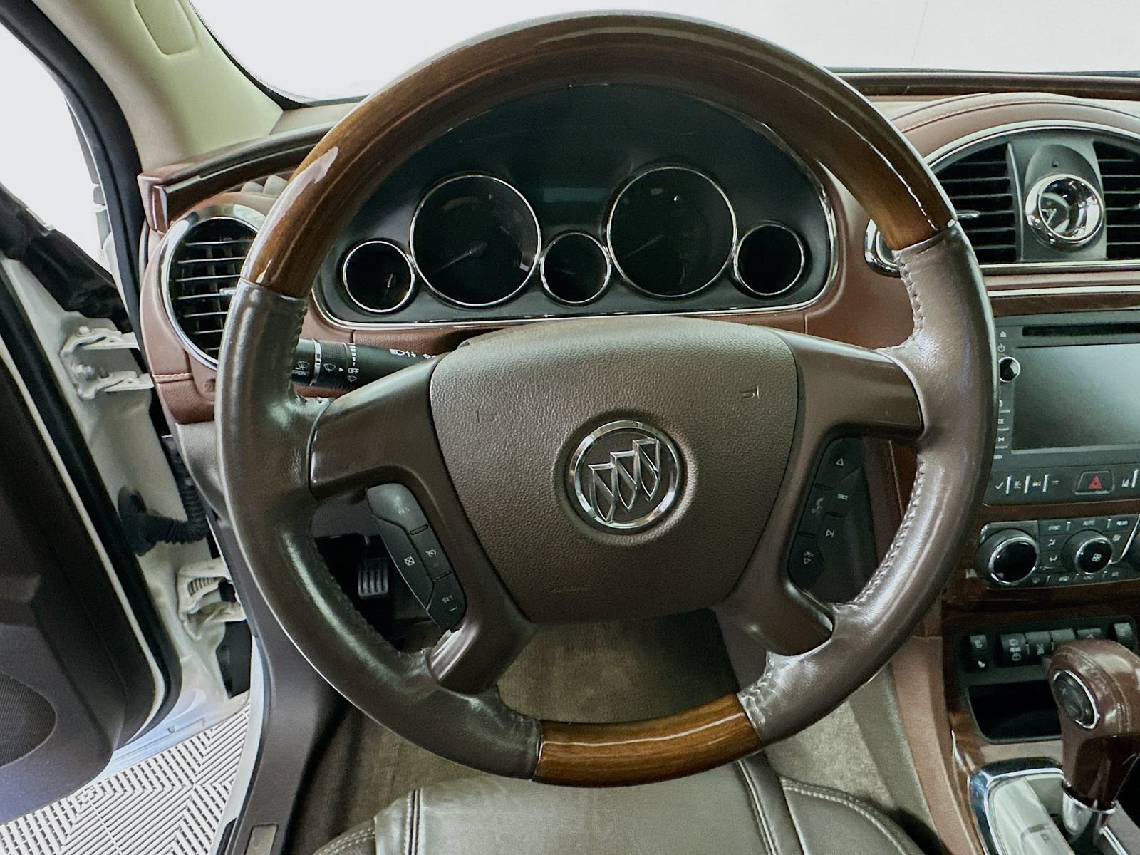 Used 2014 Buick Enclave Premium w/ Trailering Provision Package FWD image 11