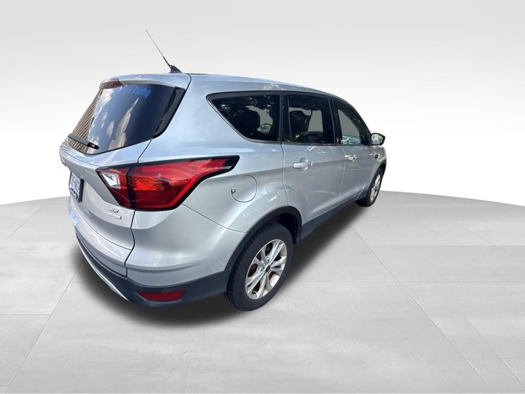 Used 2019 Ford Escape SE FWD image 10
