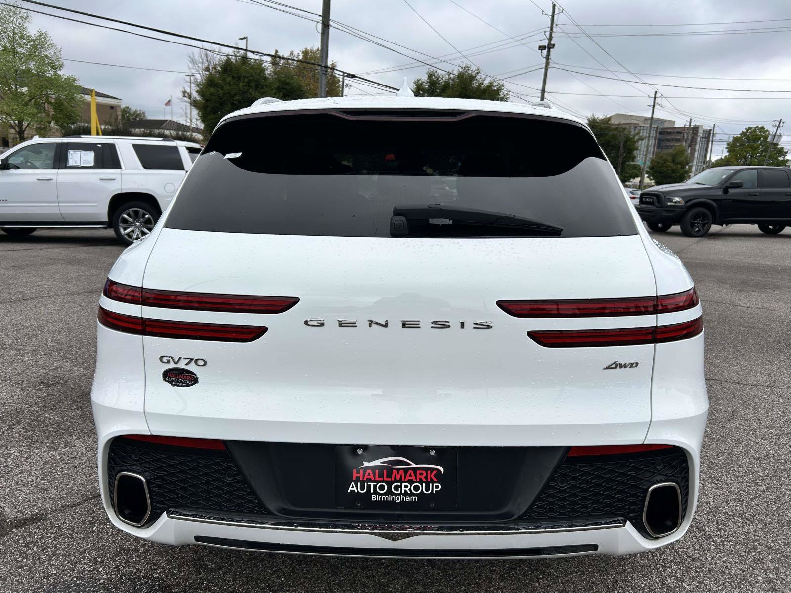 Used 2025 Genesis GV70 2.5T AWD/4WD image 3