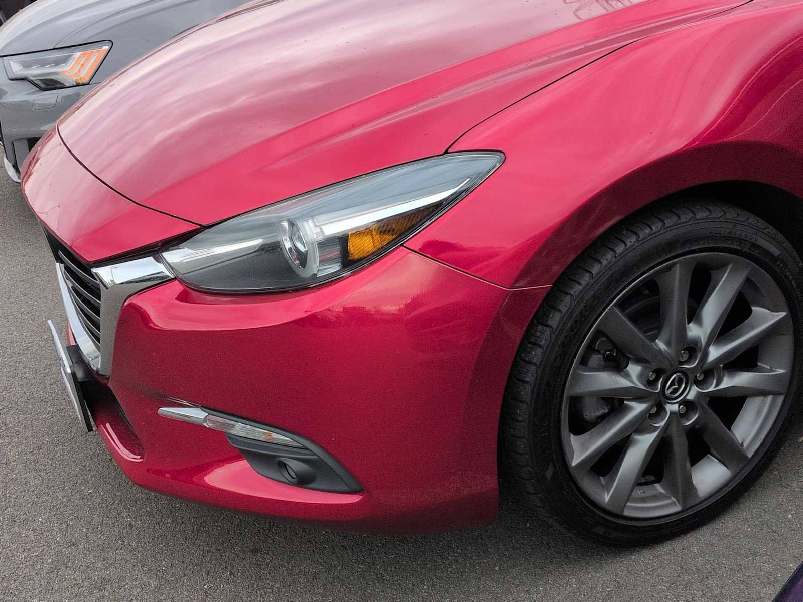 Used 2018 MAZDA MAZDA3 Grand Touring w/ Premium Equipment Package FWD image 11